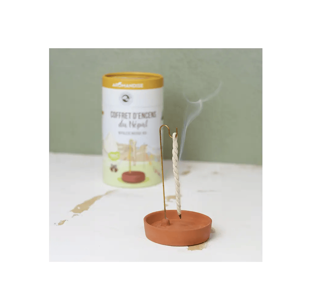 Ajándékcsomag 3 féle nepáli füstölőzsinórral, zsinórtartóval / égetővel, dekoratív csomagolásban